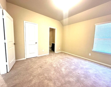 22407 Ebbets Field Drive - Photo Thumbnail 26