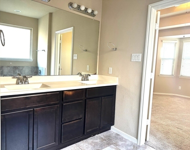 22407 Ebbets Field Drive - Photo Thumbnail 15