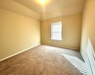 22407 Ebbets Field Drive - Photo Thumbnail 30
