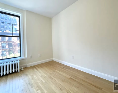 West 72 Street - Photo Thumbnail 2