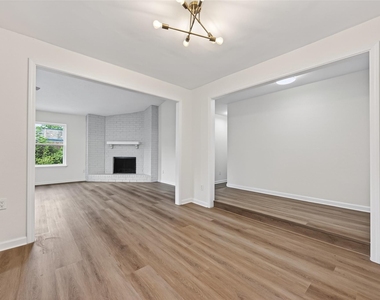 24014 Nomini Hall Lane - Photo Thumbnail 4