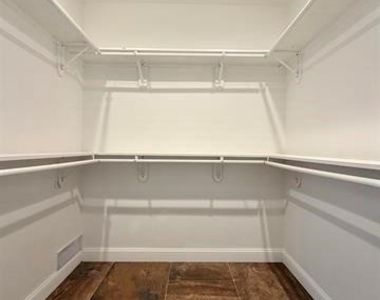 2850 Amber Avenue - Photo Thumbnail 26