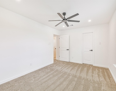 15203 Lake Powell Drive - Photo Thumbnail 23