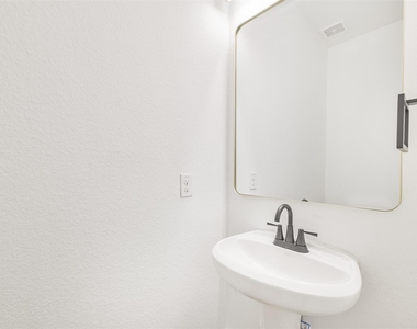 15203 Lake Powell Drive - Photo Thumbnail 20