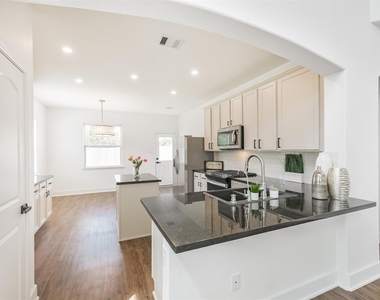 15203 Lake Powell Drive - Photo Thumbnail 6