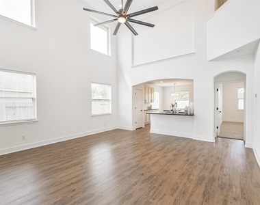 15203 Lake Powell Drive - Photo Thumbnail 3