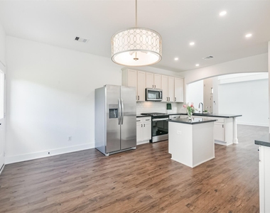 15203 Lake Powell Drive - Photo Thumbnail 13