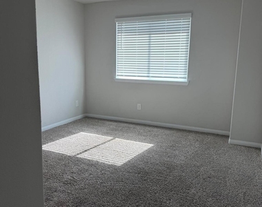 25419 Grotto Falls Lane - Photo Thumbnail 13