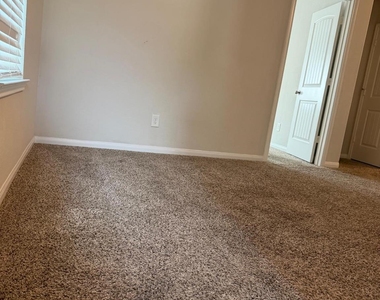 25419 Grotto Falls Lane - Photo Thumbnail 21
