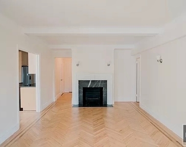 East 68 Street - Photo Thumbnail 1