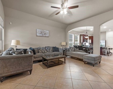 12610 Redbud Villa Lane - Photo Thumbnail 8