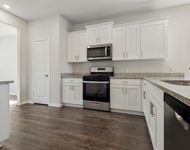 15463 Maple Terrace Drive - Photo Thumbnail 6