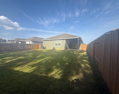 15463 Maple Terrace Drive - Photo Thumbnail 1