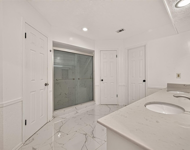 12619 Chriswood Drive - Photo Thumbnail 39