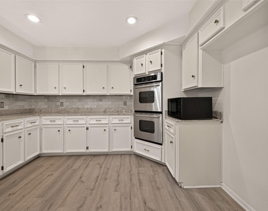 12619 Chriswood Drive - Photo Thumbnail 9
