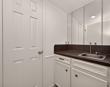 12619 Chriswood Drive - Photo Thumbnail 16