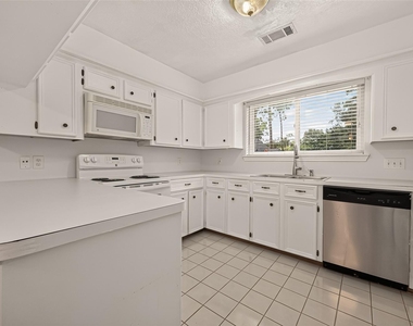 12619 Chriswood Drive - Photo Thumbnail 32
