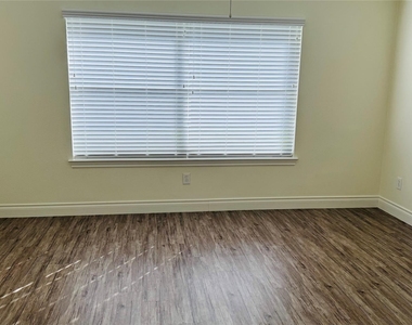20210 Glen Burn Court - Photo Thumbnail 10