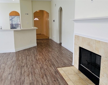 20210 Glen Burn Court - Photo Thumbnail 8