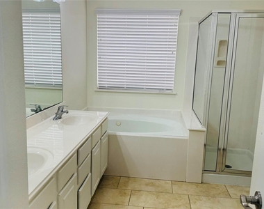 20210 Glen Burn Court - Photo Thumbnail 12