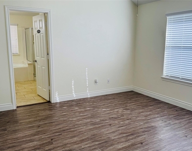 20210 Glen Burn Court - Photo Thumbnail 11