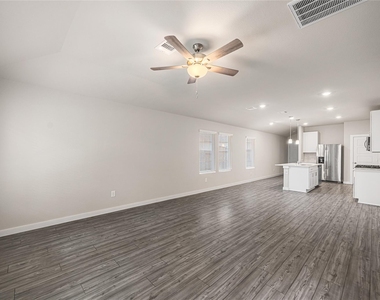 7002 Lauren Oak Drive - Photo Thumbnail 11
