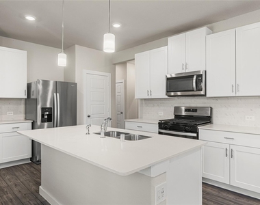 7002 Lauren Oak Drive - Photo Thumbnail 6