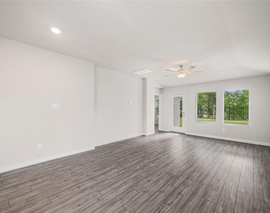 7002 Lauren Oak Drive - Photo Thumbnail 10