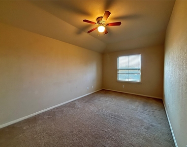 3443 Arrowhead Bay Lane - Photo Thumbnail 26