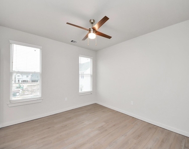 7330 Leighton Meadow Lane - Photo Thumbnail 24