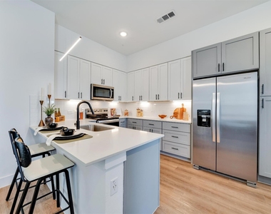 1601-120 Mustang Drive - Photo Thumbnail 7