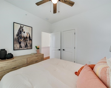 1601-120 Mustang Drive - Photo Thumbnail 19