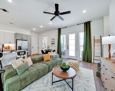 1601-120 Mustang Drive - Photo Thumbnail 2