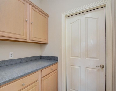 7511 S Linpar Court - Photo Thumbnail 18