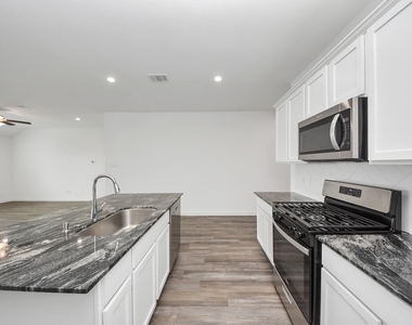 8614 Shumard Oak Drive - Photo Thumbnail 12