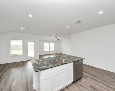 8614 Shumard Oak Drive - Photo Thumbnail 11