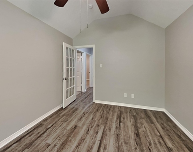 8227 Sports Haven Drive - Photo Thumbnail 18