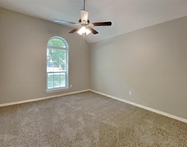 8227 Sports Haven Drive - Photo Thumbnail 13