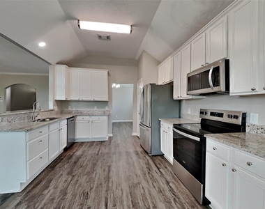 8227 Sports Haven Drive - Photo Thumbnail 3
