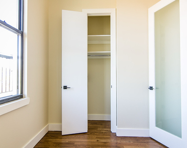 565 Evergreen Avenue - Photo Thumbnail 4