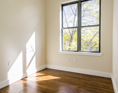 565 Evergreen Avenue - Photo Thumbnail 5