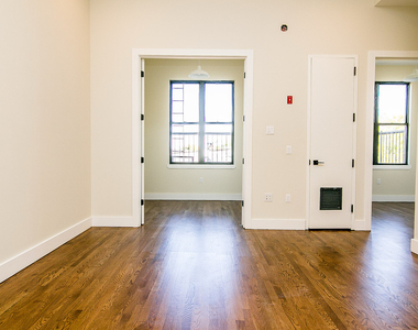 565 Evergreen Avenue - Photo Thumbnail 1