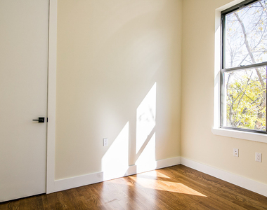 565 Evergreen Avenue - Photo Thumbnail 8