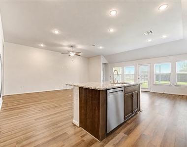 101 Sunray Creek Drive - Photo Thumbnail 21