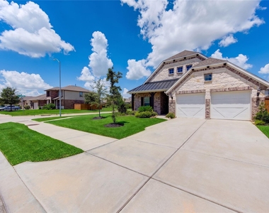 101 Sunray Creek Drive - Photo Thumbnail 42