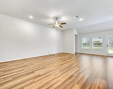 101 Sunray Creek Drive - Photo Thumbnail 24