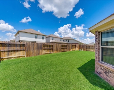 101 Sunray Creek Drive - Photo Thumbnail 38