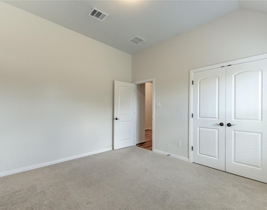 101 Sunray Creek Drive - Photo Thumbnail 10