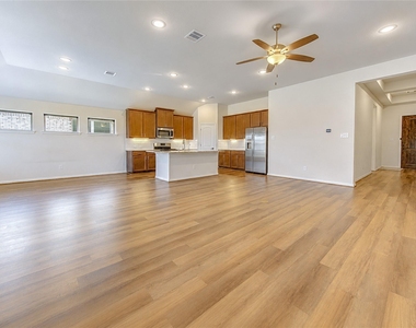 101 Sunray Creek Drive - Photo Thumbnail 23