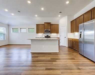 101 Sunray Creek Drive - Photo Thumbnail 31